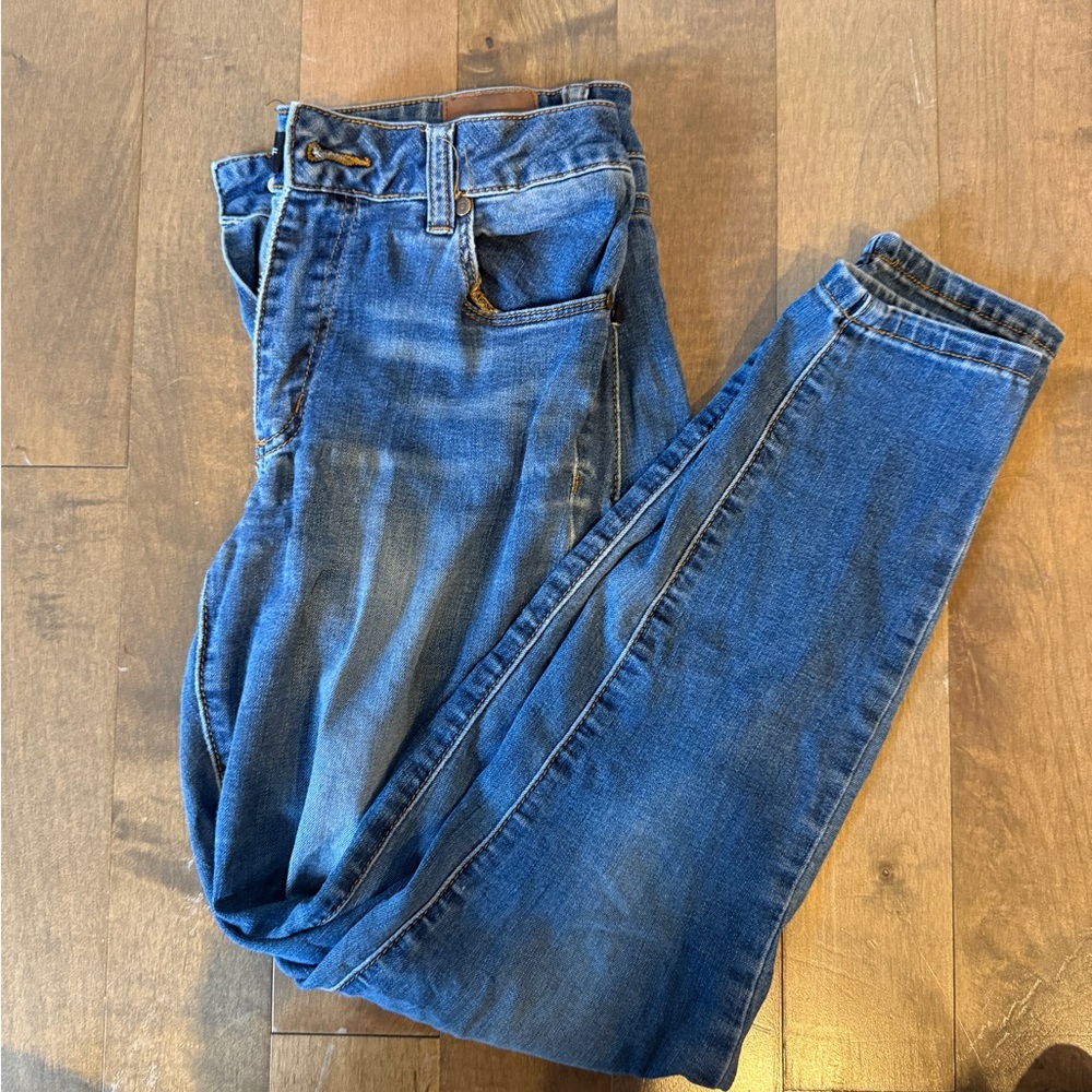Tahari 2 PAIRS of Denim Skinny Jeans